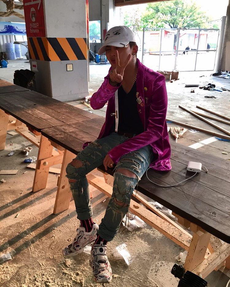 Vetements X Rebook Graffiti Instapump Fury