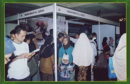 Stand BWA dipenuhi pengunjung Bandung Islamic Book Fair 2010