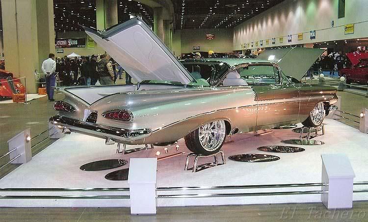 Un Impala 1959 customizado hasta los bulones Literalmente y cromado por 